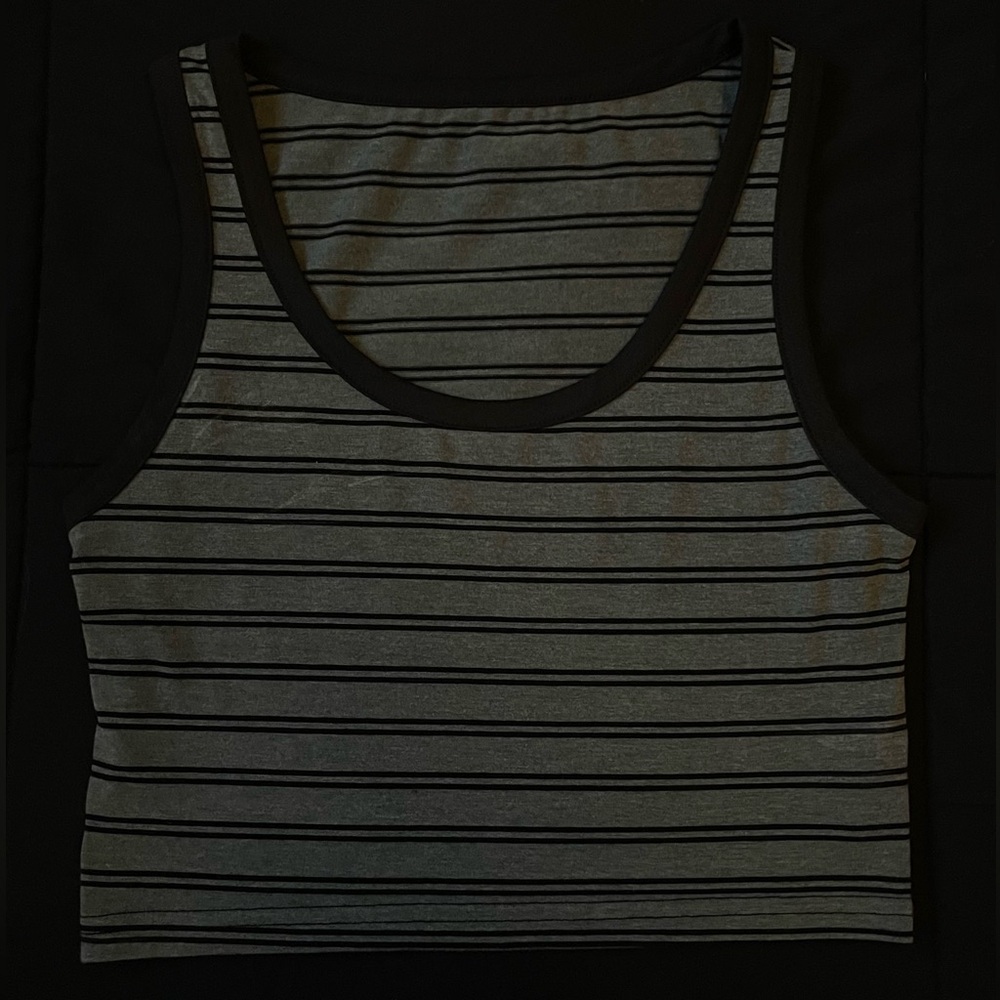 Greens and black romwe cropped tank top